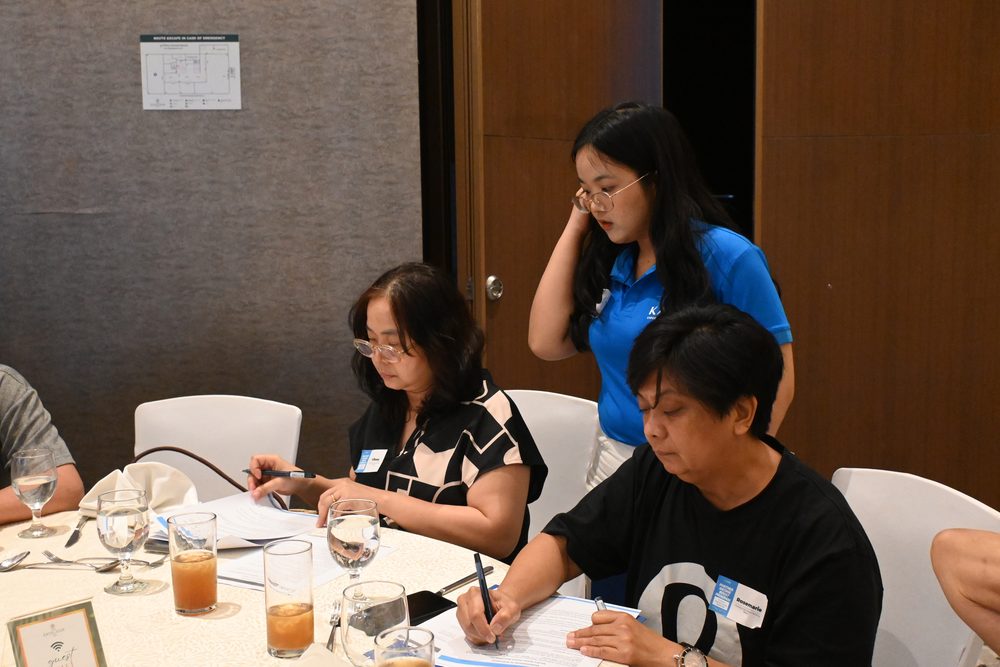 WRS partners networking with the Karofi team